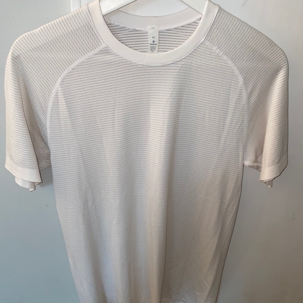 Lululemon Metal Vent Tech Short Sleeve